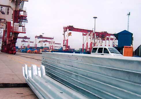 青島港QQCT拖纜槽現(xiàn)場(chǎng)安裝